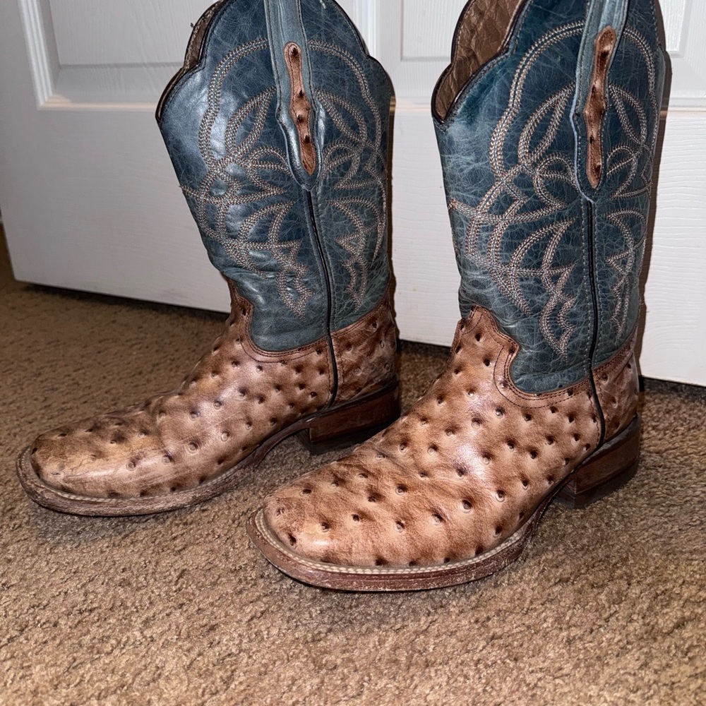 Stylish Ostrich Leather Cowboy Boots